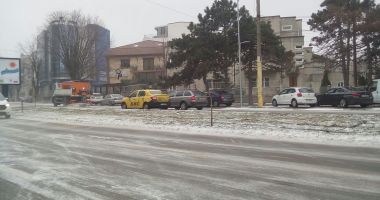 GALERIE FOTO / Primăria Constanța a scos sărărițele pe șosele - 3