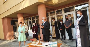 Stire din Actualitate : Maraton al primarului din Suceava la deschiderea noului an școlar: A mers la 14 școli într-o zi
