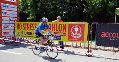 Primarul Cristian Radu  a alergat la triathlonul  de la Olimp - 3