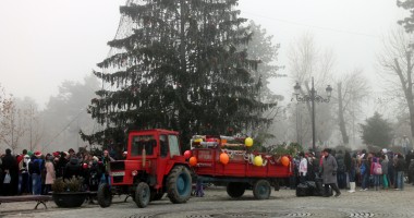 Primarul din Cernavodă a făcut daruri nevoiașilor - 3
