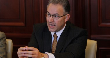 Stire din Politică-Administrație : Primarul din Rotterdam, despre planul cu MAZĂRE: "Dacă nu are contracte bune, nu o să meargă colaborarea"