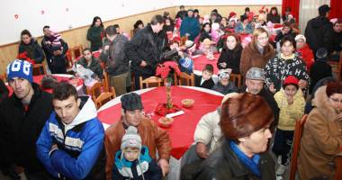 Primarul Dorinela Irimia a dat startul sărbătorilor de iarnă în familia Saraiu - 7