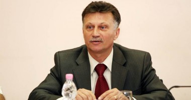 Stire din Politică-Administrație : Primarul Marian Iordache acordă tichete sociale pentru nevoiașii din Medgidia