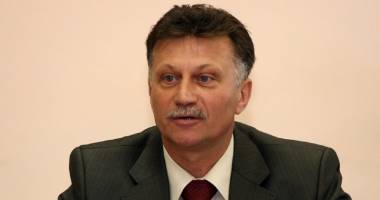 Stire din Politică-Administrație : Primarul Marian Iordache  a semnat contractul pentru reabilitarea ambulatoriului