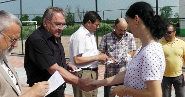 Galerie foto. Primarul Traian Cristea a înmânat cheile noilor locuințe ANL: "Vom mai face două blocuri" - 5