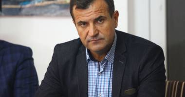 Stire din Politică-Administrație : Primarul Vrabie, apel la parlamentarii care reprezintă comuna Peștera