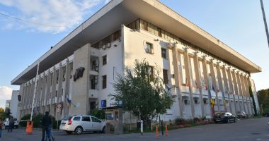 Stire din Politică-Administrație : Noii consilieri locali din Constanţa, convocaţi în şedinţă. Cand se aleg viceprimarii