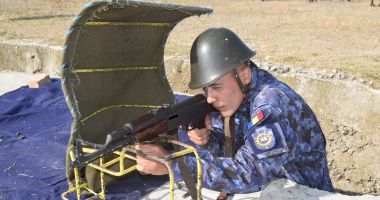 Stire din Cultură-Educație : Prima sesiune de tragere, pentru elevii boboci de la Şcoala Militară de Maiştri Militari