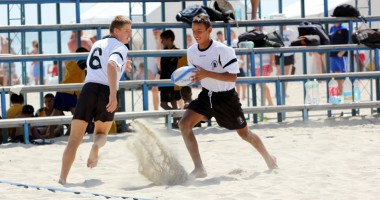 Stire din Sport : Primele eseuri la Turneul Oval 5 Beach Rugby România