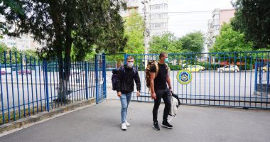 GALERIE FOTO / Primirea elevilor militari în cazarmă, la Constanța - 4