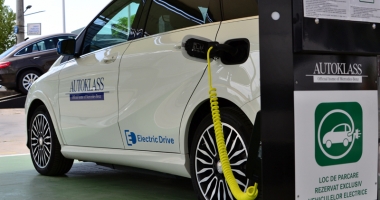 Primiți 10.000 de euro la cumpărarea unei mașini electrice. Care sunt avantajele și dezavantajele unui autoturism eco - 2