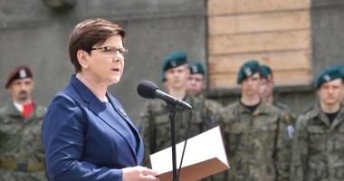 Stire din Actualitate : Prim-minstrul polonez agită spiritele în UE: compară migrația cu nazismul