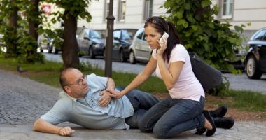 Stire din Sănătate : Acordarea primului ajutor în caz de infarct