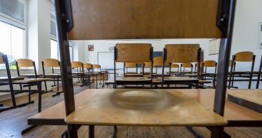 Stire din Cultură-Educație : Ministerul Educației a aprobat închiderea tuturor unităților de învățământ constănțene