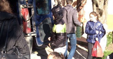 Prin acțiuni caritabile, elevii își descoperă latura sensibilă - 2