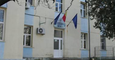 Stire din Eveniment : Prinsă în timp ce încerca să fugă cu un portofel furat