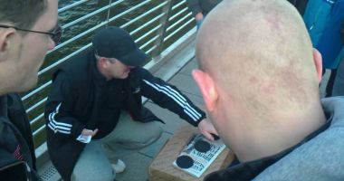 Stire din Eveniment : Prins de polițiști în timp ce juca "alba –neagra"