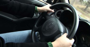 Stire din Eveniment : URMĂRIRE ÎN TRAFIC, LA CONSTANȚA! Tânăr cu poliția pe urme, izbit cu mașina în gard