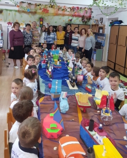 Preșcolarii de la grădinița "Azur" au construit prima flotă de vapoare din materiale reciclabile - 7