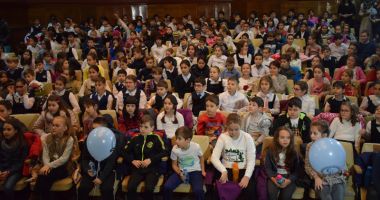 Stire din Cultură-Educație : Teatru pentru copii. Prințesa își caută,  din nou, "broscoiul"