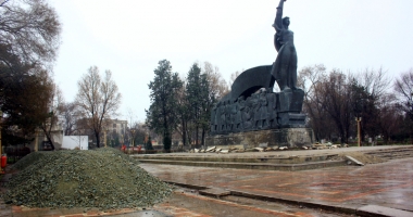 Stire din Politică-Administrație : Parcul din centrul Constanței, făcut praf și abandonat. Primăria va trebui să restituie toți banii europeni