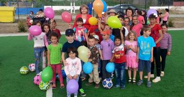 Stire din Politică-Administrație : Primarul Gabriela Iacobici a inaugurat terenul de sport din satul Cheia