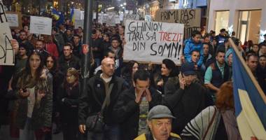Galerie FOTO. Constanța și marile orașe au protestat! Mii de oameni în stradă pentru "alegeri libere" - 6