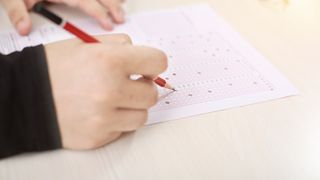 Peste 148.000 de elevi susțin astăzi proba la Matematică de la Evaluarea Națională