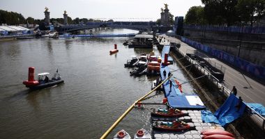 Stire din Sport : JO 2024: Proba masculină de triatlon, amânată din cauza poluării fluviului Sena