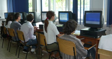 Stire din Cultură-Educație : Bacalaureat 2013 / Peste 5.000 de candidați la proba digitală