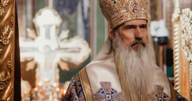 Stire din Cultură-Educație : Procesiune cu moaștele Sfântului Nectarie și ale Sfântului Efrem cel Nou, pe străzile din Năvodari