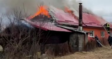 Stire din Eveniment : Casa unui fost procuror DIICOT, cuprinsă de flăcări, după ce a fost amenințat cu moartea