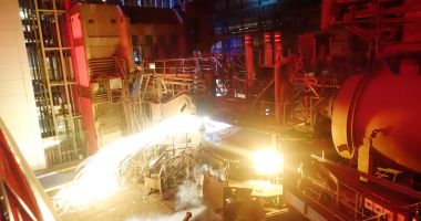 Stire din Actualitate : Producătorii de oţel, sticlă şi hârtie din Marea Britanie ameninţă că opresc activitatea