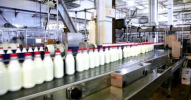 Stire din Economie : Producem mai puțin lapte și importăm tot mai mult