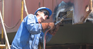 Stire din Economie : Producția industrială a crescut cu 7,6%