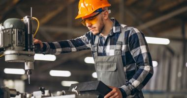 Producţia industrială a scăzut cu 4,7% în primele cinci luni din acest an