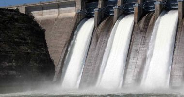 Stire din Economie : Producția de electricitate s-a redus, iar consumul este în creștere