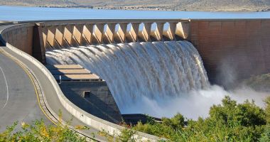 Stire din Economie : Producția de electricitate s-a redus cu peste 5%