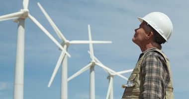 Stire din Economie : Producția de energie regenerabilă - un mare furnizor de locuri de muncă