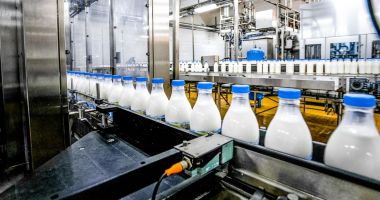 Stire din Economie : Importurile de lapte cresc, iar producția internă e în declin