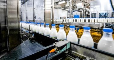 Stire din Economie : Producția de lapte continuă să scadă, iar importurile să crească