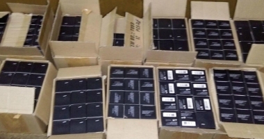 Produse cosmetice contrafăcute, confiscate în Vama Veche - 2