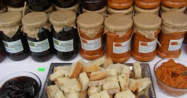 Stire din Social : Ce au găsit comisarii OPC în produsele vândute drept "ecologice"