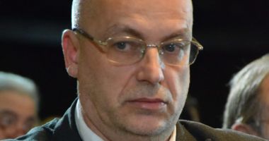 Stire din Cultură-Educație : Uniunea Scriitorilor din România i-a acordat Premiul Opera Omnia universitarului constănțean Angelo Mitchievici