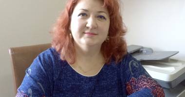 Stire din Cultură-Educație : Prof. Florentina Petre, directorul Liceului Teoretic Mihail Kogălniceanu: "Sunt dezamăgită de rezultatele elevilor la simularea Evaluării Naționale"