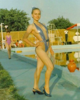 SEXY SCANDAL la Colegiul "Carol I": Profesoară cercetată pentru fotografii indecente - 4