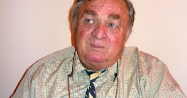 Stire din Cultură-Educație : "Tinerii profesori nu mai fac apostolat pentru 700 lei!"