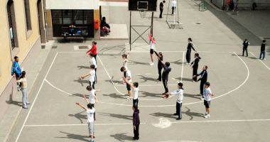 Stire din Eveniment : Profesor suplinitor de sport, arestat pentru acuzații grave. Iată ce pățeau elevii