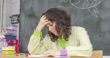 Stire din Cultură-Educație : Vechimea la catedră nu garantează reușita! Note sub 4 la învățători cu peste 10 ani de experiență