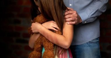 Stire din Eveniment : Profesor arestat pentru viol şi corupere de minori. Printre victime se numără şi elevi sub 13 ani